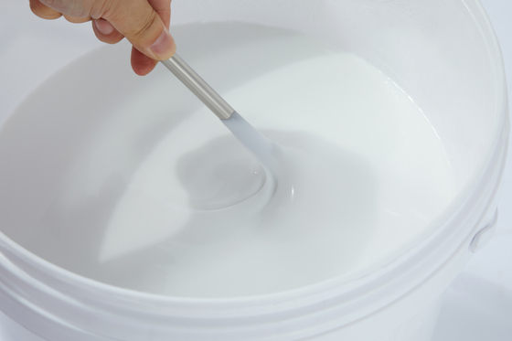 Good price Eco-Friendly Waterproof 2k Waterborne Polyurethane Coating Untuk Pengemasan Pencetakan Perawatan Permukaan on line